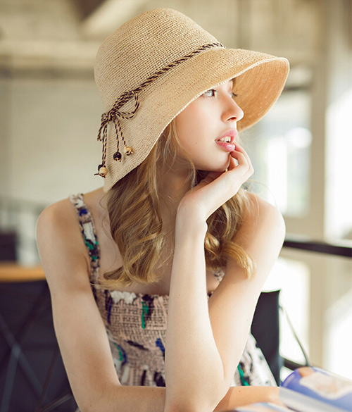 25-30歲搭配防曬顯氣質(zhì)拉菲草帽該如何呢？
